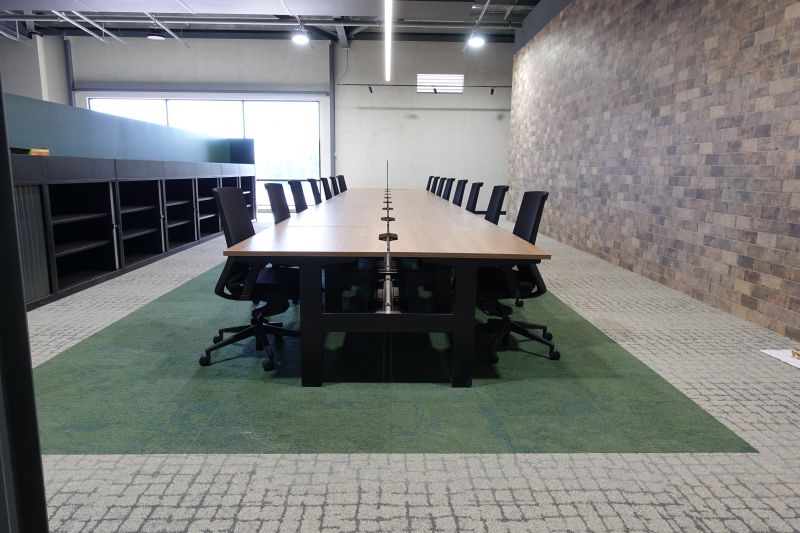 Commercial boardroom table