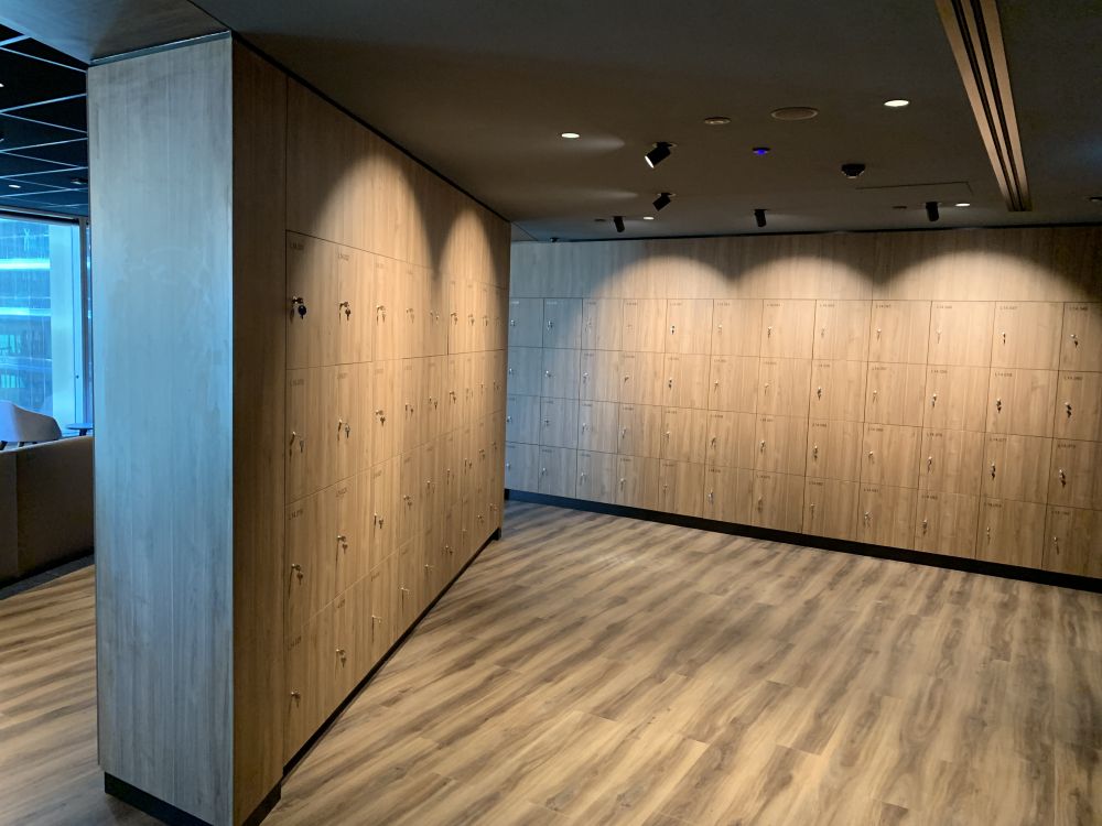 Woodgrain locker suite